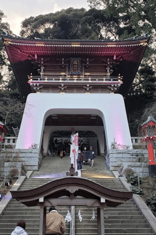 enoshima-island-private-walking-tours-with-local-guide