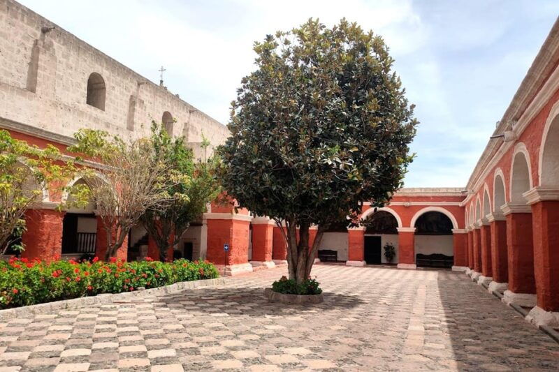 entrance-to-the-monastery-of-saint-catherine
