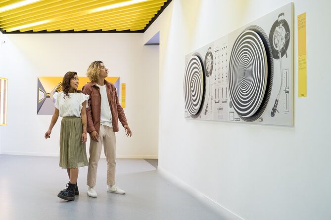 entrance-to-the-museum-of-illusions-madrid