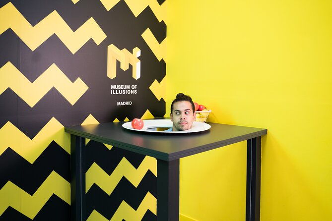 entrance-to-the-museum-of-illusions-madrid