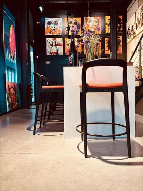 Entrance to the Roots Gallery + 1 glass of wine with snacks + 1 fine art print - The Value of the Experience