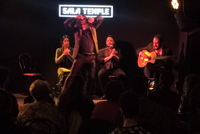 entrance-to-the-traditional-flamenco-table-and-tapas-in-madrid