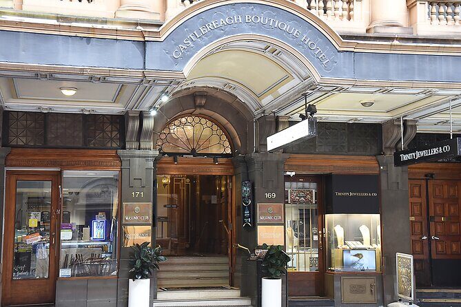 Entrancing Magic and Storytelling at Castlereagh Boutique Hotel - The Performance: A Night of Magic and Storytelling