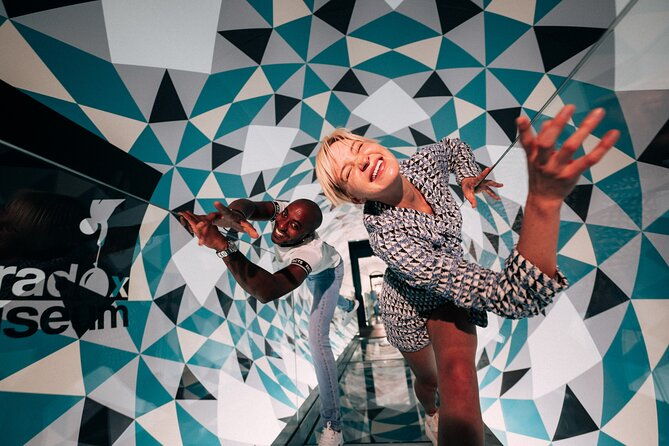 entry-ticket-for-paradox-museum-paris