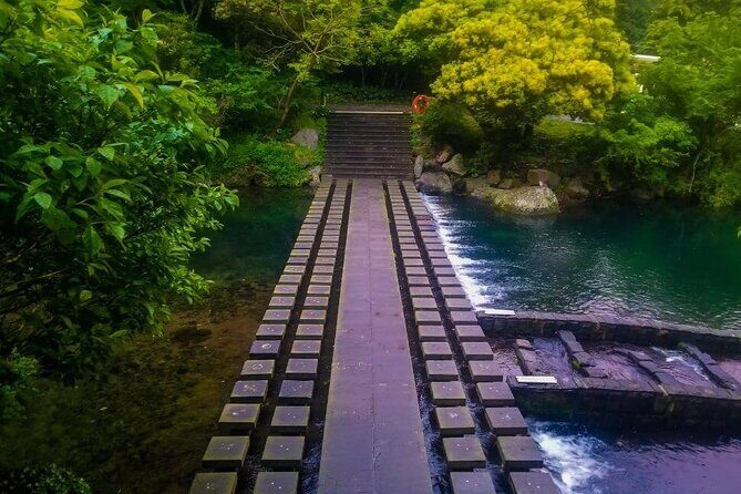 Eoseungsaengak Trail, Osulloc, Oedolgae & Cheonjiyeon Day Tour - Frequently Asked Questions