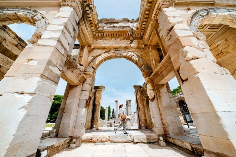 ephesus-ancient-city-and-turkish-bath