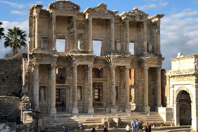 ephesus-and-terrace-houses-tour-from-izmir-cruisers-only-2