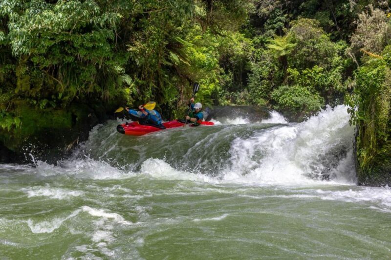Epic Tandem Kayak Tour down the Kaituna River Waterfalls - What about safety and guides?