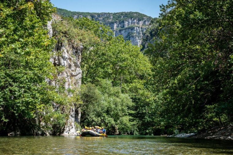 epirus-easy-rafting-experience-on-the-voidomatis-river