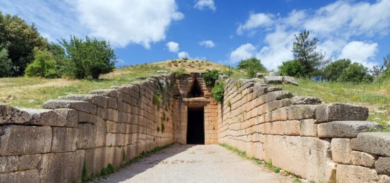 Erasmus student tour in Corinth-Mycenae-Nafplio-Epidaurus - An In-Depth Look at the Itinerary and Experience