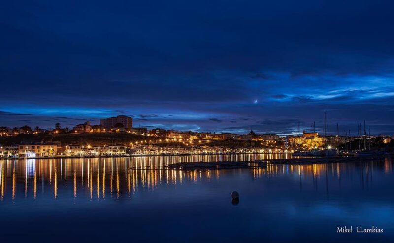 es-castell-private-boat-tour-with-aperitif-and-sunset