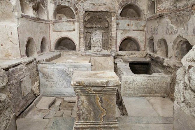 escavation-tour-to-the-tomb-of-st-peters-st-peters-basilica