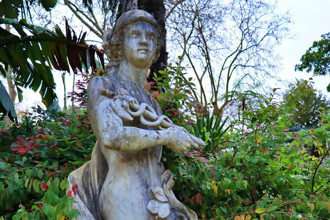 esoteric-journey-through-the-park-and-palace-of-regaleira
