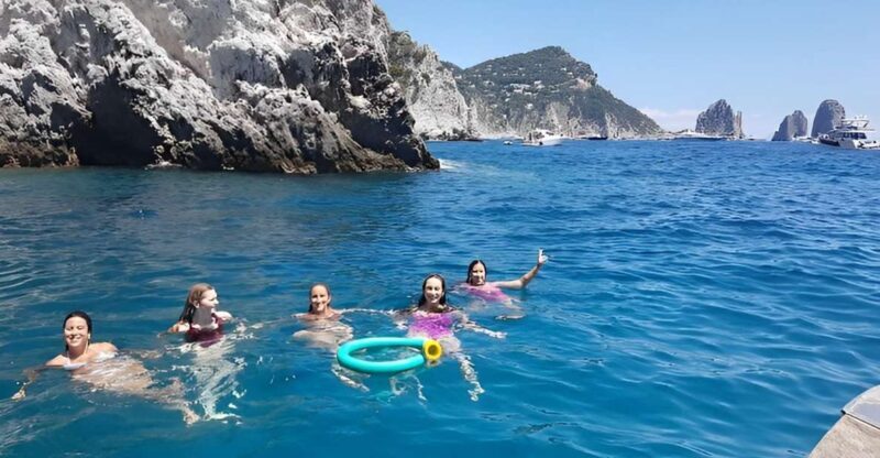 Esperienza Privata a Capri in Barca con Gozzo Classico 3H - A Detailed Look at the Private Capri Boat Tour in a Classic Gozzo