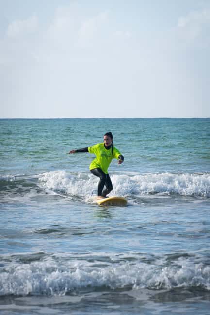 Essaouira: Surf Lesson with changing rooms & Hot showers - Key Points
