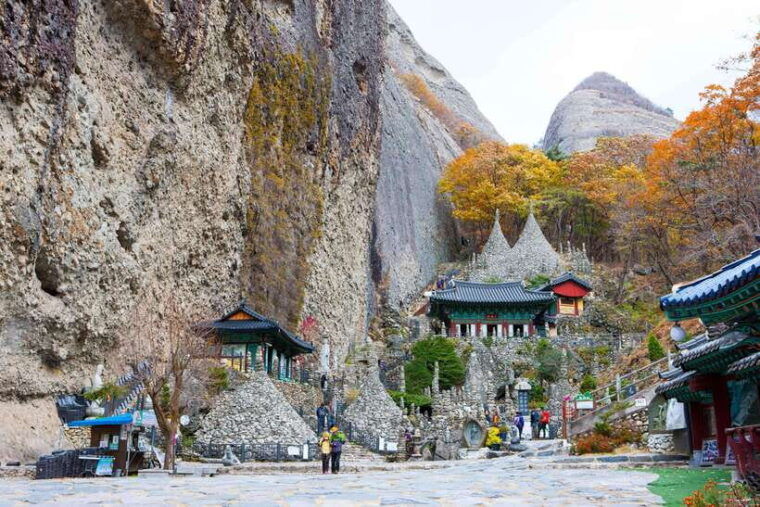 essence-of-jeonju-hanok-village-maisan-mountain