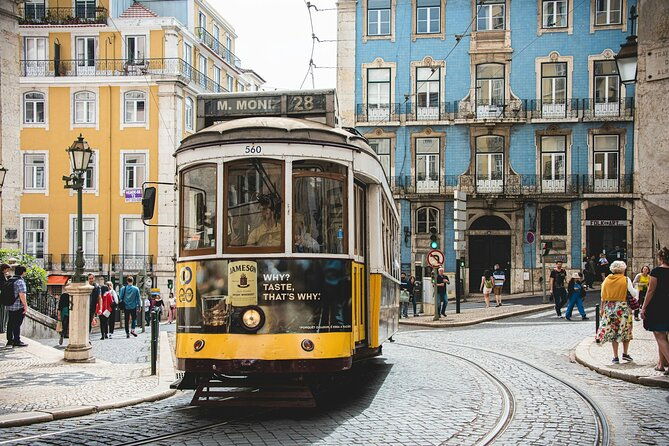essential-lisbon-highlights-walking-tour