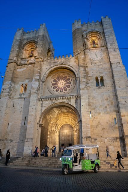 Essential Tour of Old Lisbon in 2H00 : Private Tuk-Tuk Tour - FAQs