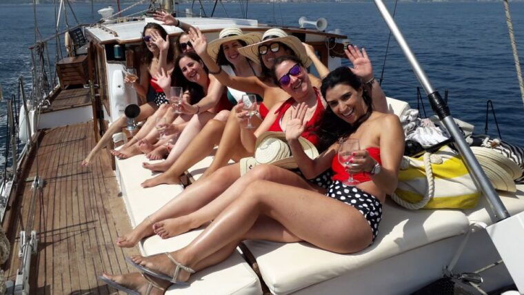estepona-dolphin-watching-sailboat-cruise-with-drink