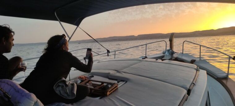 estepona-sunset-boat-trip-cava-tapas