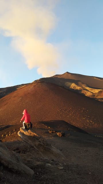 etna-off-road-hiking-and-trekking-for-all-free-shoes-and-jacket