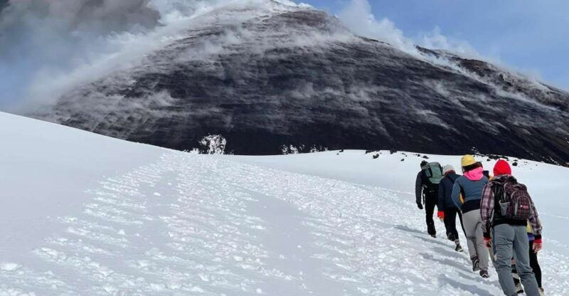 etna-south-high-altitude-winter-trek-with-an-alpine-guide