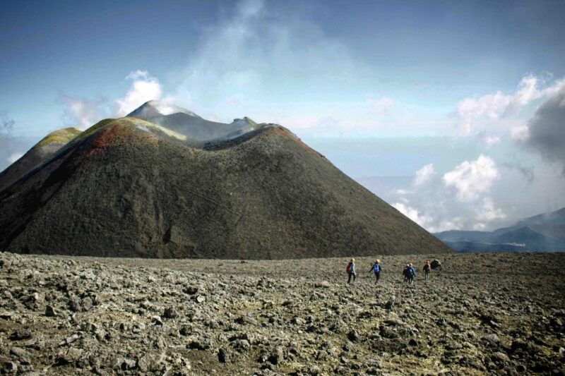 etna-sud-trekking-at-high-altitude