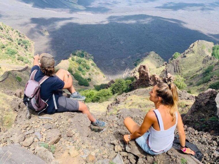 etna-sud-trekking-at-high-altitude