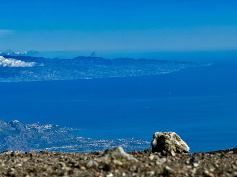 etna-tour-to-the-summit-craters-by-cable-car-and-4x4