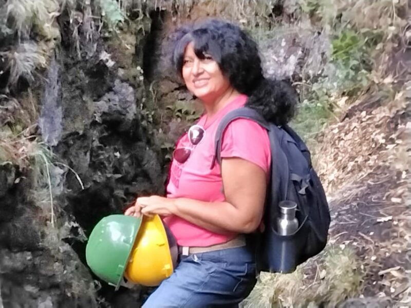 etna-underground-wonders-lava-flow-1992-familys-lunch