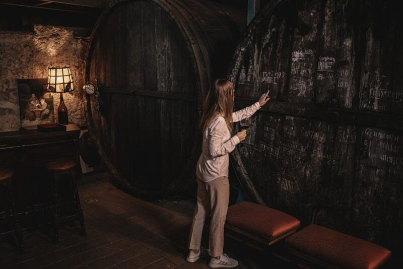 etna-urban-winery-vineyards-walk-wine-tasting-at-sunset