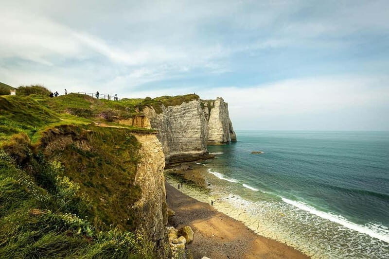 Etretat - Garden of Etretat & Cliffs - Voyage Privé - Transport & Comfort