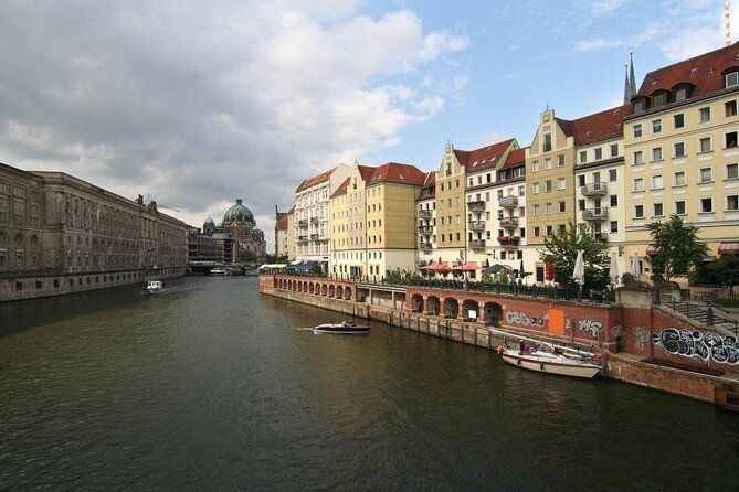 evening-aperitif-tour-aboard-the-motor-yacht-fitzgerald