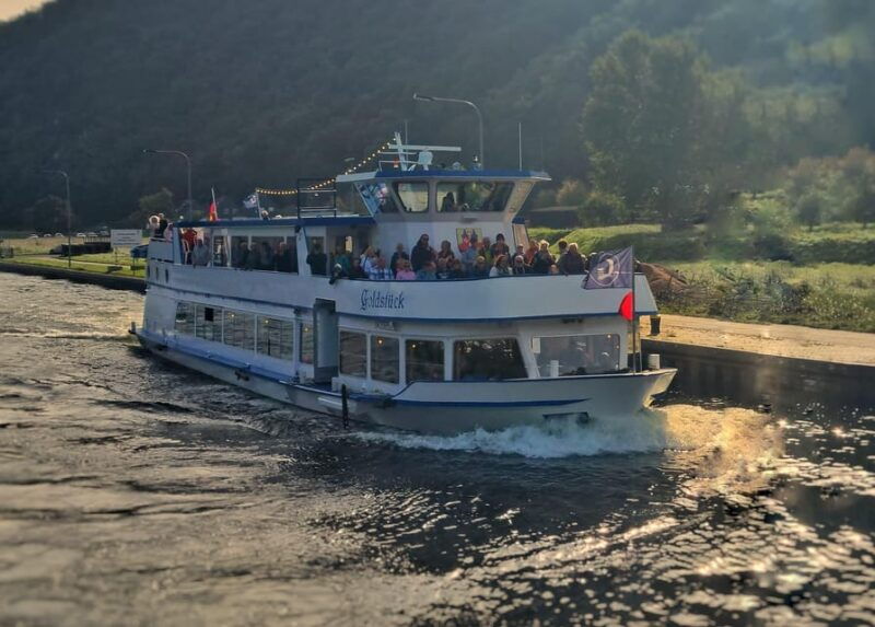 evening-cruise-to-the-fireworks-of-the-cochemer-winefest