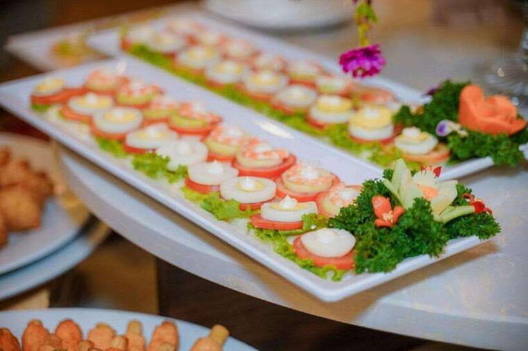evening-delights-saigon-dinner-on-cruise-with-hotel-pickup