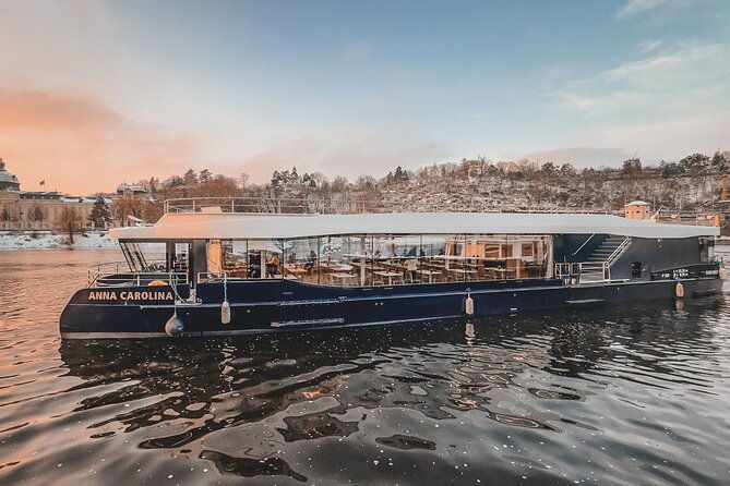 evening-eco-cruise-with-a-glass-of-prosecco-in-bohemia