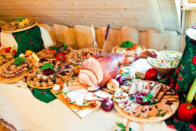 evening-folk-show-singing-dancing-and-delicious-food