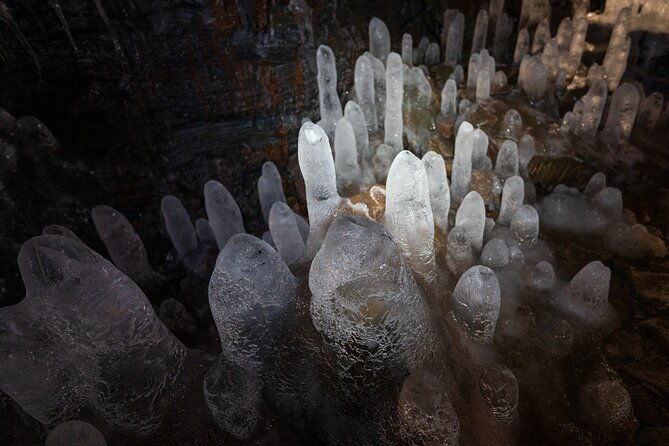 evening-lava-tunnel-tour-and-northern-lights
