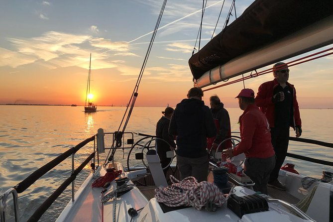 evening-sailing-in-zeeland-sunset-sailing