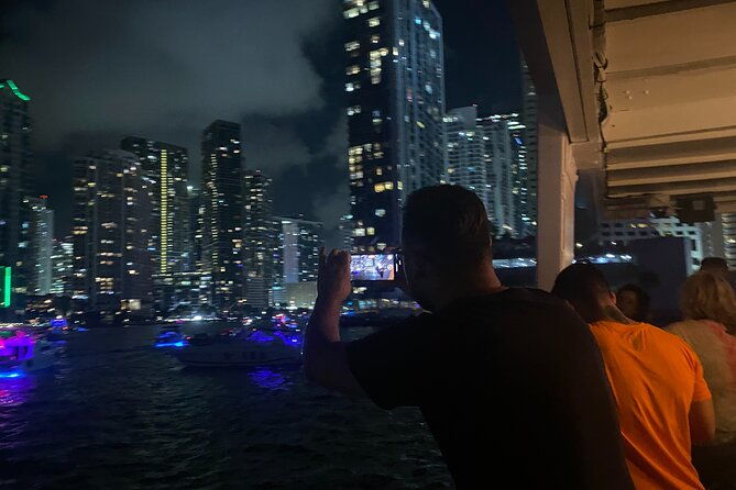 evening-sightseeing-cruise-on-biscayne-bay-miami