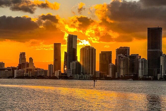 evening-sightseeing-cruise-on-biscayne-bay-miami