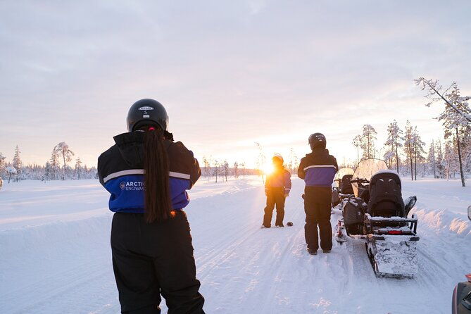 evening-snowmobile-safari-in-rovaniemi
