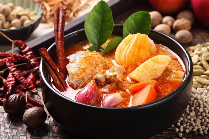 Evening Thai Dinner and Huangpu River Cruise in Shanghai - What to Expect at Each Stage