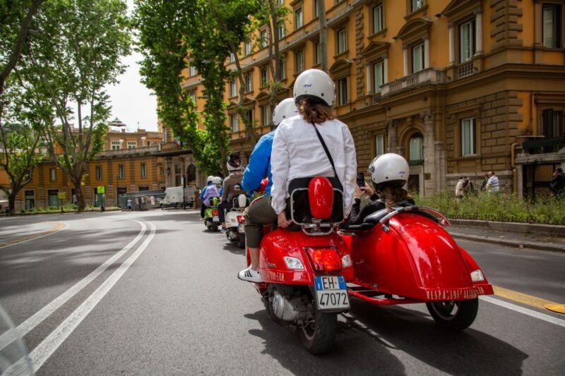 evening-vespa-sidecar-tour-with-gourmet-pizza-tasting