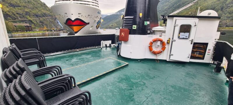 eveningcruise-arctic-bliss-tour-with-sami-dinner-and-joiking