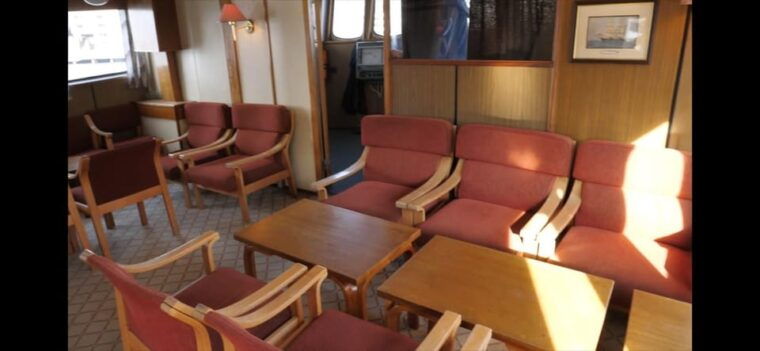 eveningcruise-arctic-bliss-tour-with-sami-dinner-and-joiking