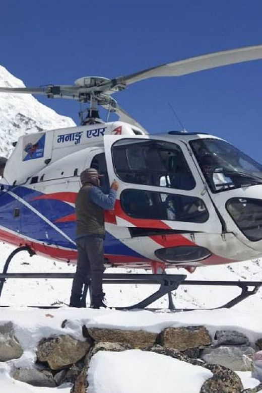 everest-base-camp-helicopter-landing-tour