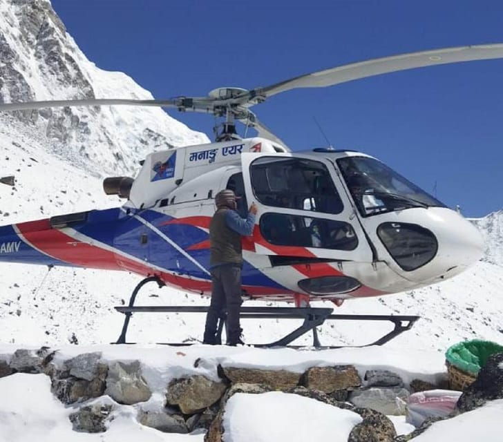 everest-base-camp-helicopter-landing-tour