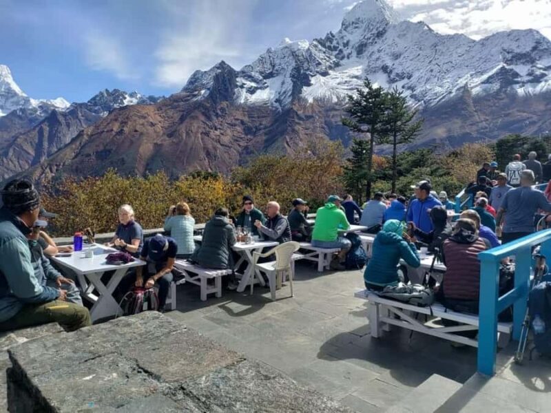 Everest Base Camp Trek  11 Days Guided Experience - Key Points