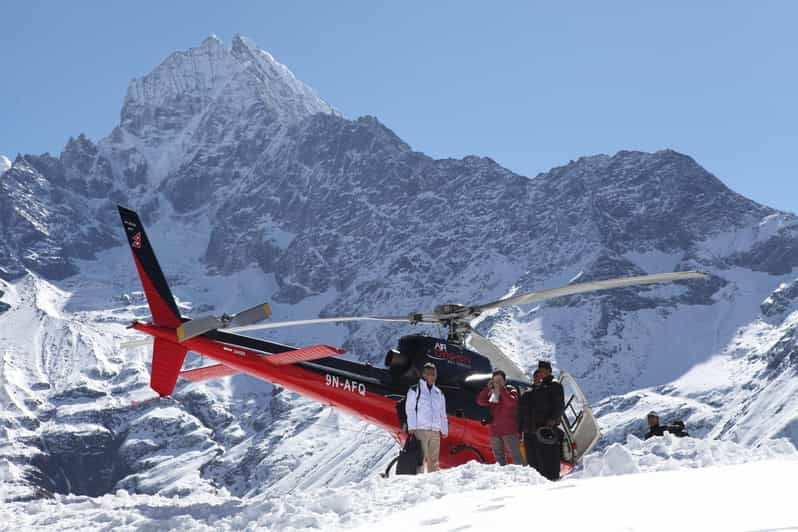 everest-helicopter-trek-fly-to-everest-from-namche